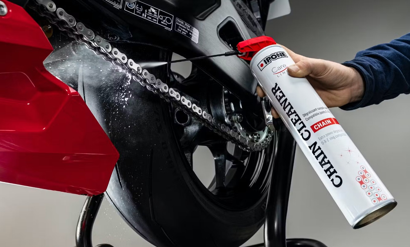 Kit Ipone Lubricante Road + Limpiador y Cepillo 